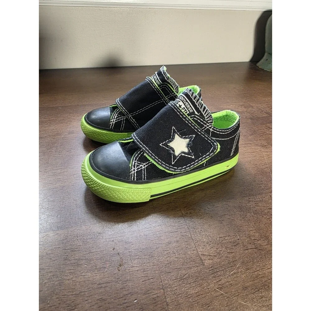 Converse One Star Infant Size 6 Black Lime Green Hook and Loop Sneakers